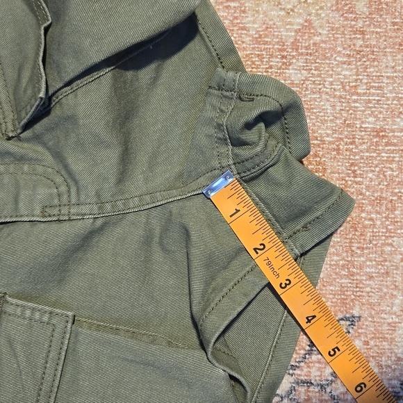 Vanilla Star Olive Green Zip Cargo Shorts 2.5" Inseam - Size 7 Junior - Picture 8 of 10